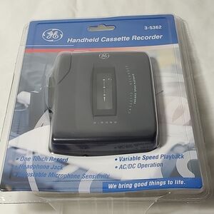 GE Handheld Cassette Recorder Vtg 1999, NWT NOS